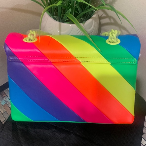 Kurt Geiger London Large Brixton Lock Leather Convertible Bag - Picture 4 of 16